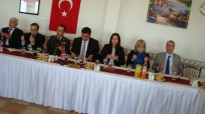 Gazi ve şehit yakınlarına yemek