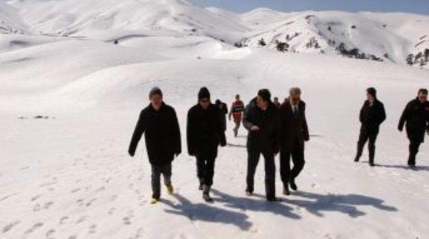 Vali Demir: Bozdağ, gelecek yıl kayak merkezi olacak