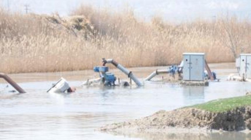 DSİ, su taşkınlarına karşı dere yataklarını genişletiyor