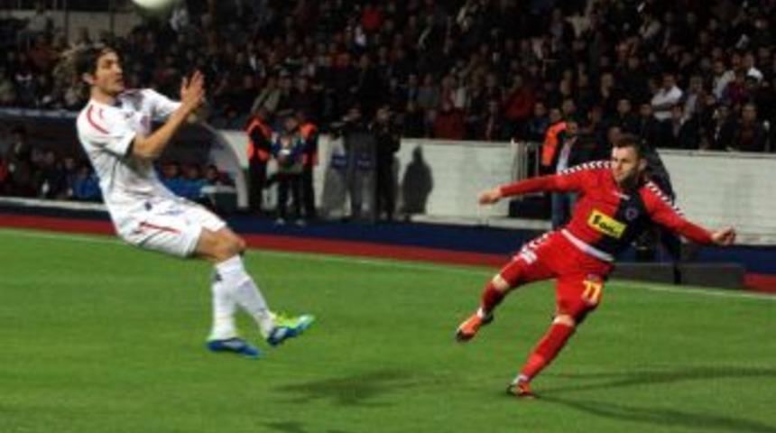 Mersin İdmanyurdu: 0 - Kardemir D. &Ccedil;. Karab&uuml;kspor: 1