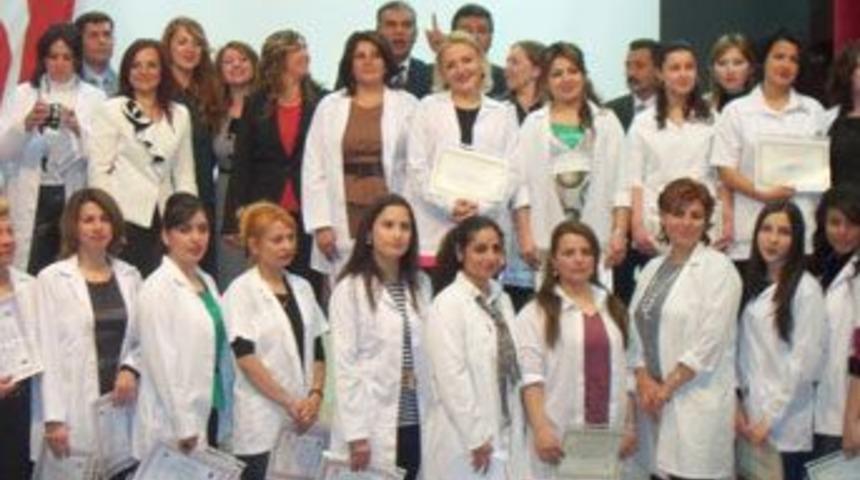 Estetisyenlik kursunu bitirenlere sertifika