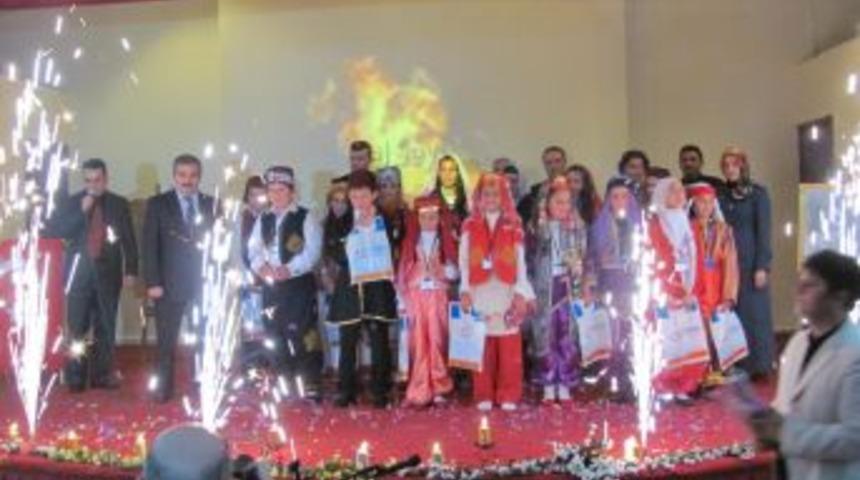 Seyfettin Dokumacı İlk&ouml;ğretim Okulu &ouml;ğrencileri, &Ccedil;anakkale Zaferi'ni şiirle andı