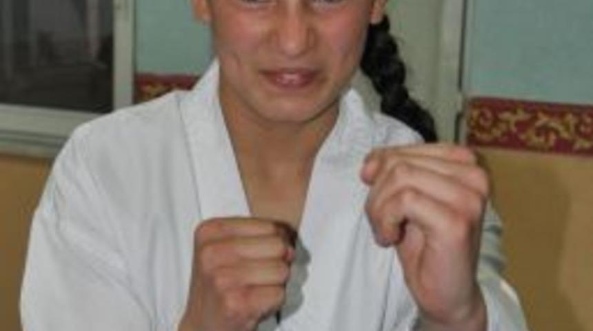 Malatyalı Gen&ccedil; Tekvandocu Rukiye, Milli Takımı Hedefliyor