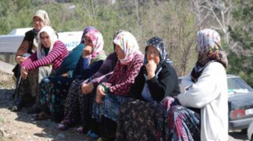 Sobadan zehirlenen anne ve &ccedil;ocukları toprağa verildi