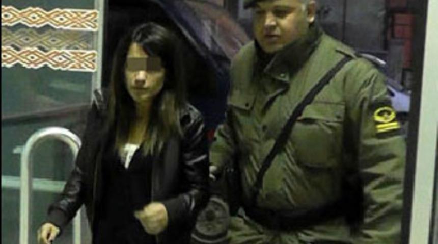 &Uuml;niversiteli kızdan esnafa tuzak