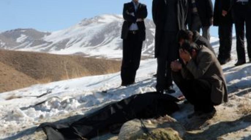 Başkale’de minibüs devrildi: 1 ölü, 2 yaralı