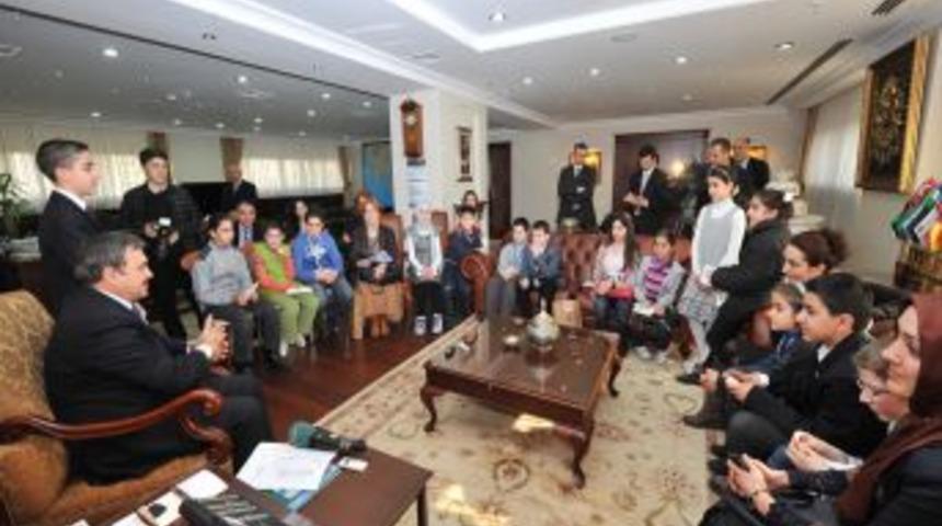Bakan Eroğlu, &Ccedil;ocuk Meclisi &uuml;yelerini kabul etti