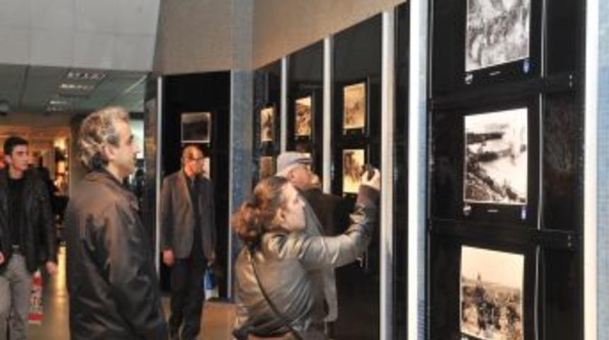 &Ccedil;anakkale Savaşı fotoğrafları Başkent'te sergileniyor