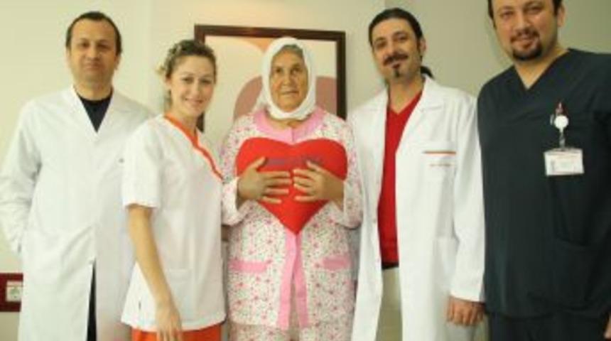 Hastanede 3 kez kalbi durdu, ameliyatla hayata tutundu