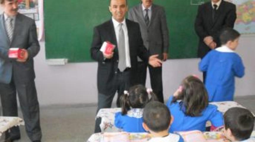 Boğazlıyan&rsquo;da 6 bin &ouml;ğrenciye 'kitap kumbarası' dağıtıldı