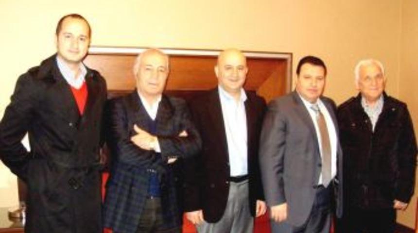 İlker Kaya'dan Deriş'e tam destek