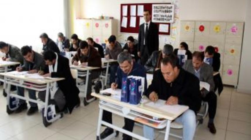 Veliler &ccedil;ocuk eğitimiyle ilgili birbiriyle yarıştı