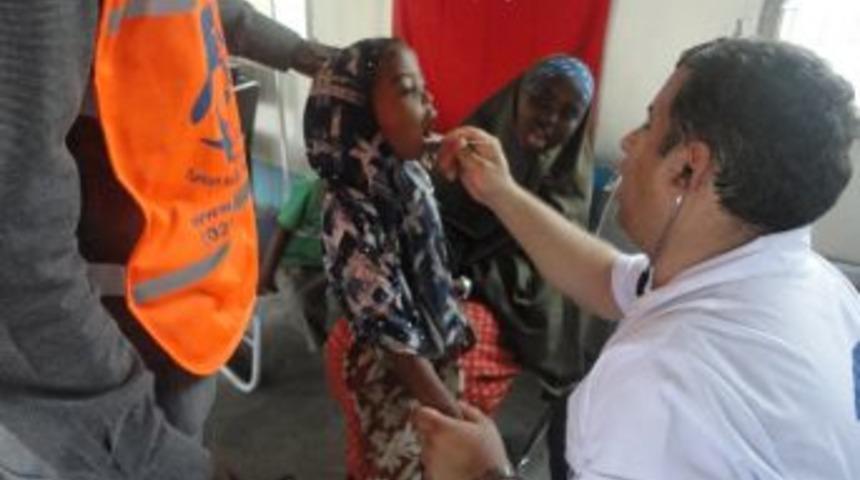 Afrika'da çocukları Türk doktorlar sünnet etti