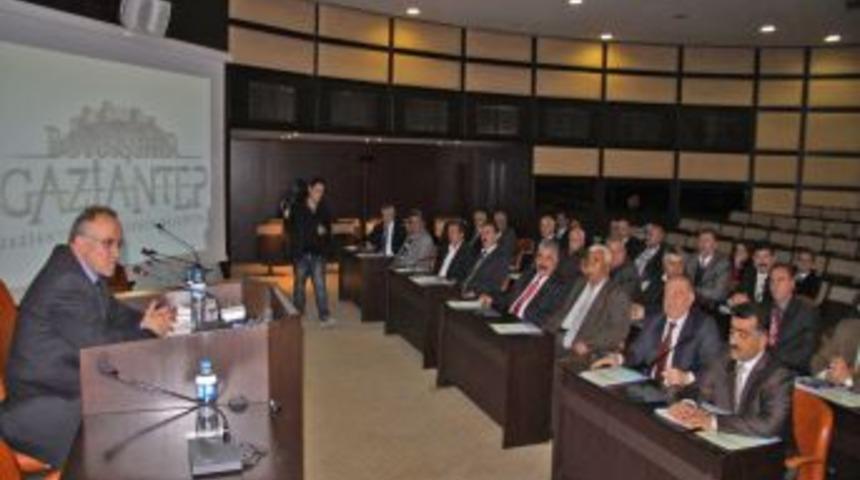 Başkan G&uuml;zelbey: Esnaf i&ccedil;in cazibe merkezleri oluşturuyoruz