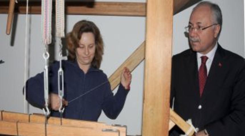 Tarihi Manisa bezi dokuma kursuna katılanlara g&uuml;nl&uuml;k 20 lira verilecek