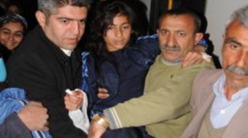 Kazazede Öğrenciler Cizre'de Gözyaşları Arasında Karşılandı