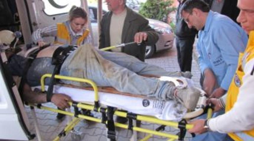 İnşaatta bir metre y&uuml;kseklikten d&uuml;şen iş&ccedil;i &ouml;ld&uuml;