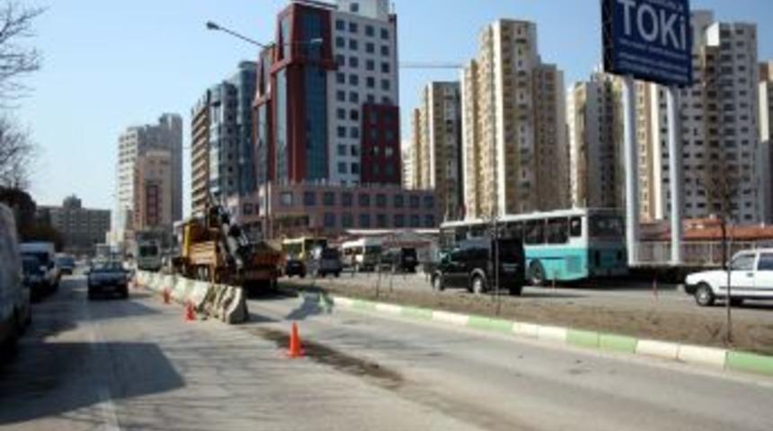 Haşim İşcan Caddesi&rsquo;nde eskiye d&ouml;n&uuml;ld&uuml;