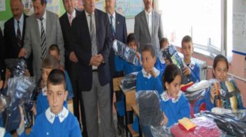 Simav Kaymakamı Zenginden Alıp Fakire Veriyor