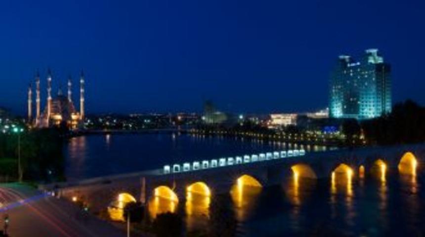 T&uuml;rkiye'de Zaman sergisi Adana'da