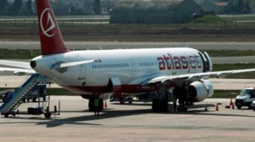 Havada Motoru Arızalanan U&ccedil;ak Geri D&ouml;nd&uuml;