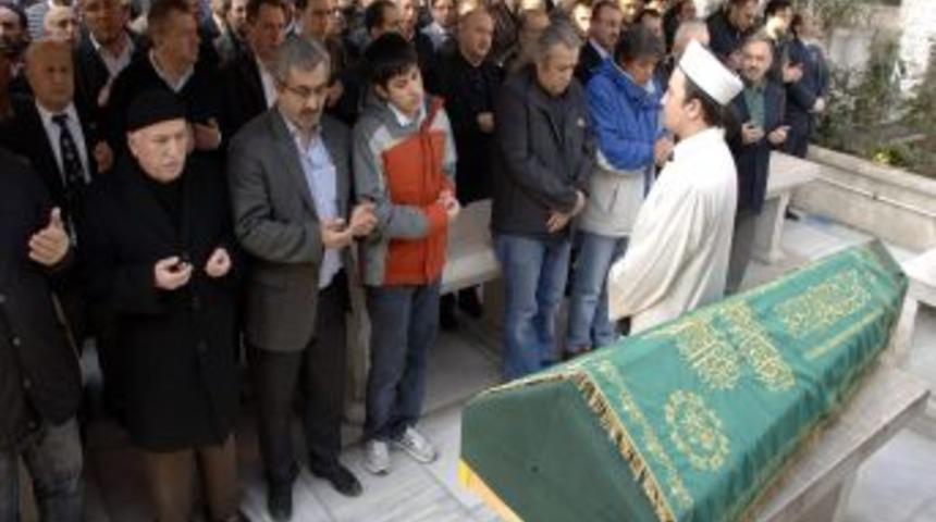 &Ouml;ğretim g&ouml;revlisi son yolculuğuna uğurlandı