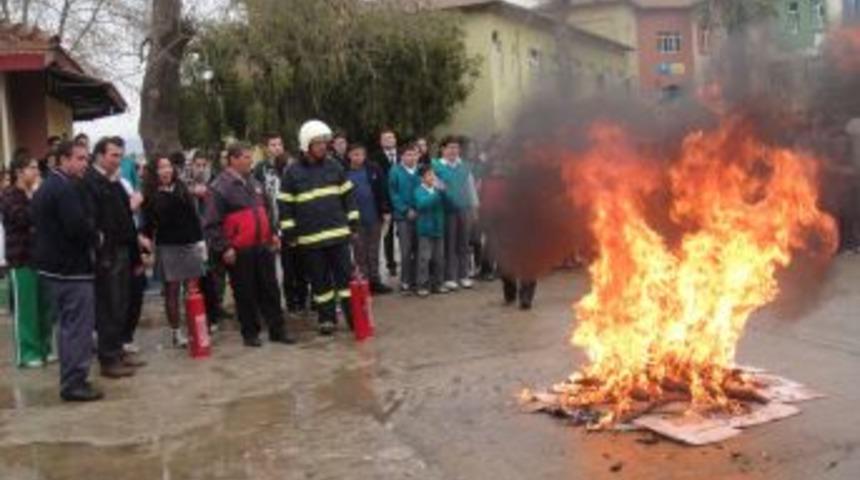 &Ouml;zel Manavgat Koleji'nde yapılan yangın tatbikatı ger&ccedil;eğini aratmadı