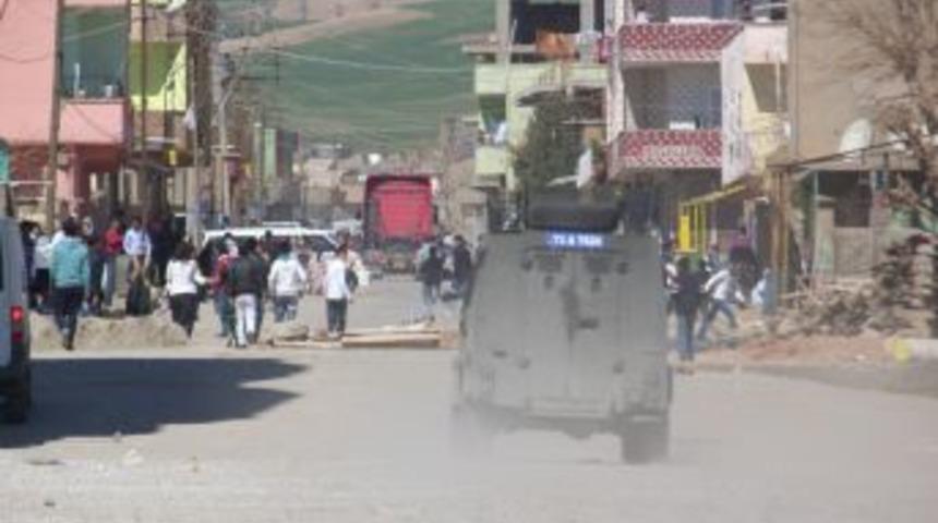 Silopi&rsquo;de izinsiz nevruz kutlamasında olaylar &ccedil;ıktı
