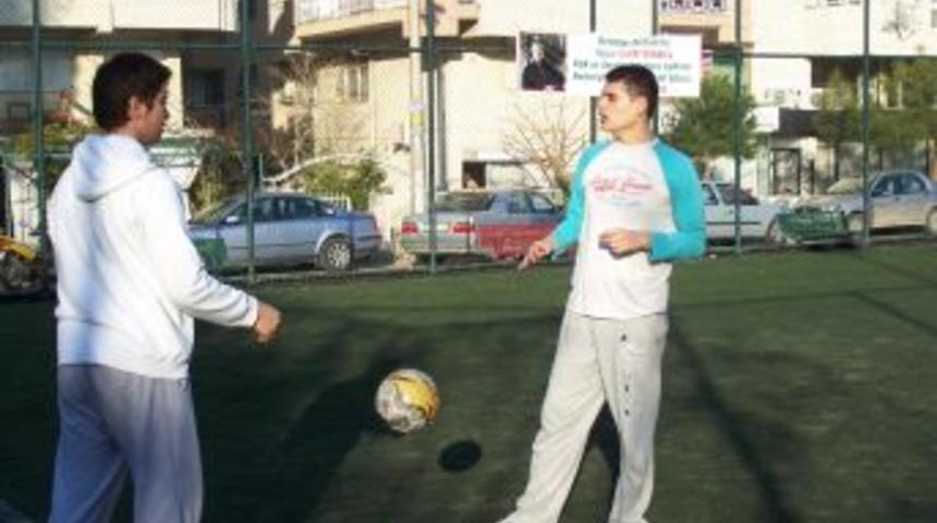 İzmir &Uuml;niversitesi Bostanlıspor Otizm Spor Okulu a&ccedil;ıldı