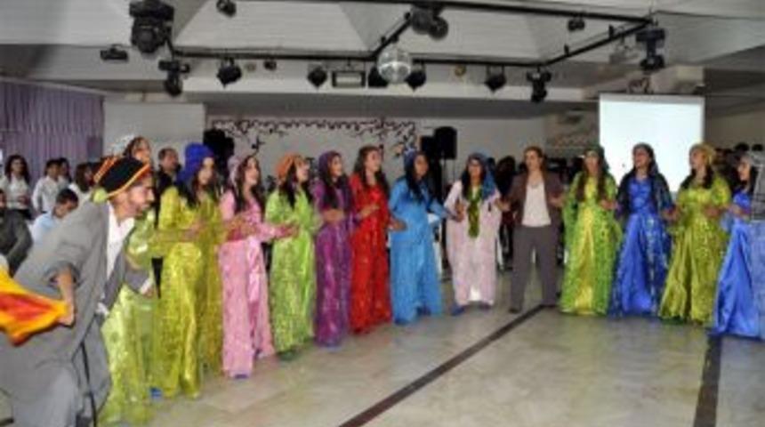 &Ouml;ğrenciler sınav &ouml;ncesinde stres attılar