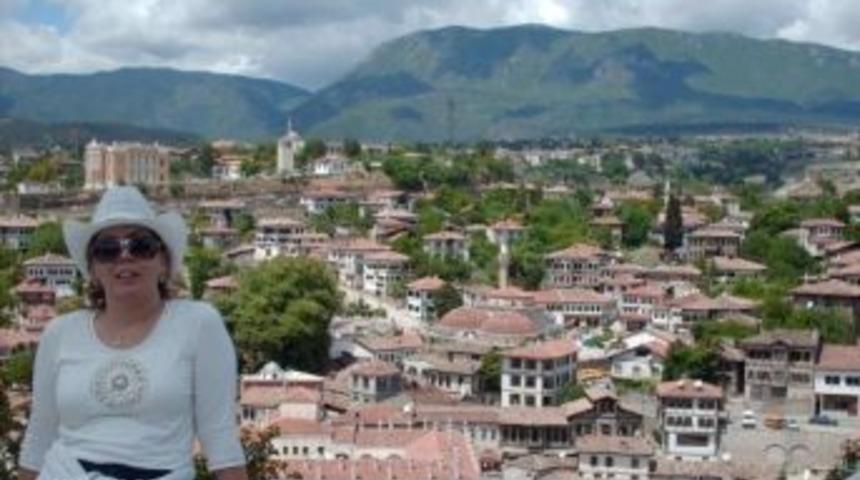 Meslektaşa 'terbiyesiz doktorsun' s&ouml;z&uuml;ne 2 bin lira tazminat