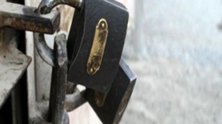 Hakkari&rsquo;de kepenkler a&ccedil;ılmadı