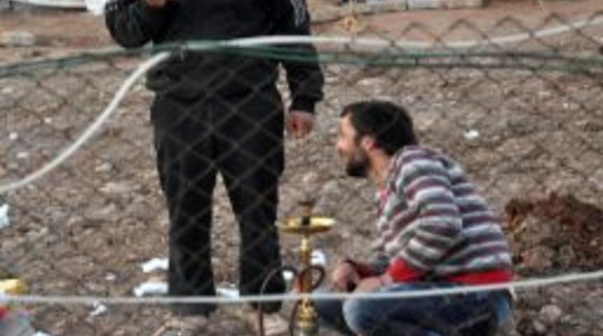 &Ccedil;adır kentte yerleri s&uuml;p&uuml;ren de var nargile i&ccedil;ip keyifli sohbet eden de