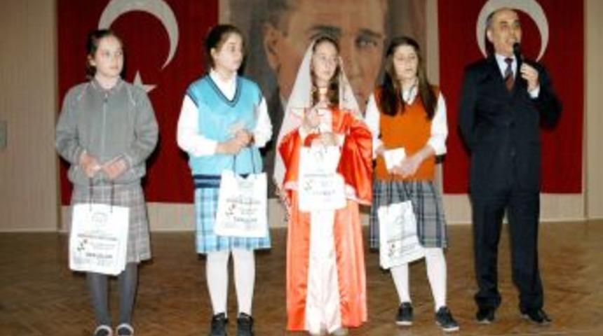 Beşikd&uuml;z&uuml;'nde ilk kez ilk&ouml;ğretim okulları arası Naat Okuma Yarışması d&uuml;zenlendi