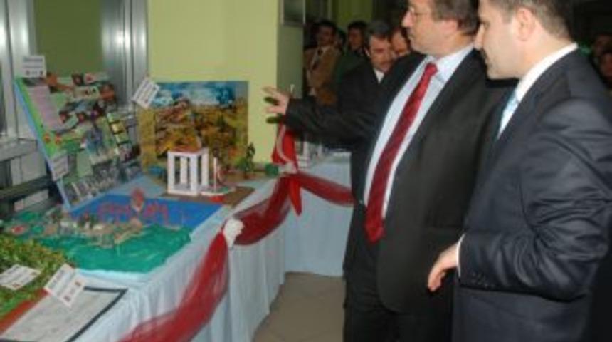 Şahika Salih Kalkavan İlk&ouml;ğretim Okulu'ndan '&Ccedil;anakkale' konulu resim sergisi