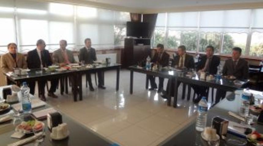 Edremit&rsquo;teki lise m&uuml;d&uuml;rleri meselelerini konuştu