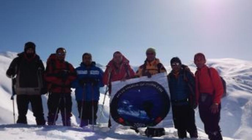 Muşlu dağcılar şehitlerin anısına zirve tırmanışı yaptı