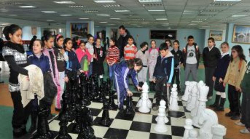 Başkent'te &ccedil;ocuklar sokakta &ccedil;alışmaktan kurtarılıyor