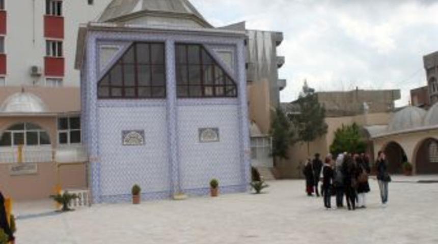 Şırnaklı &ouml;ğrenciler YGS &ouml;ncesinde Nuh Nebi T&uuml;rbesi'ne akın etti