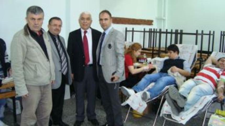 Alaplı MYO  95 &uuml;nite kan bağışı yaptı