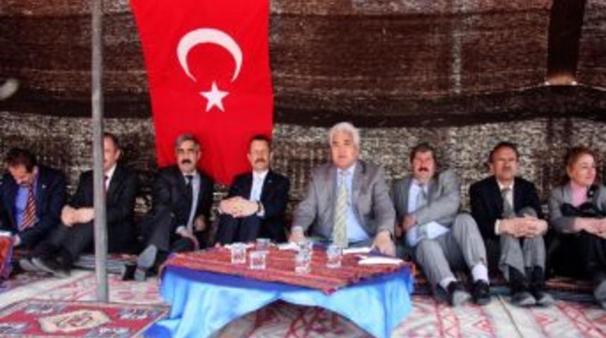 MAK&Uuml;&rsquo;de Nevruz coşkusu