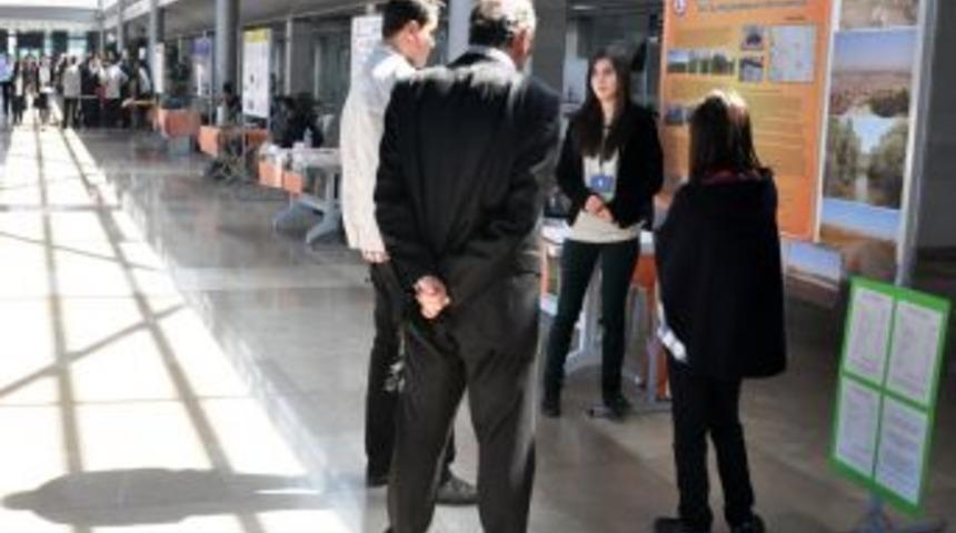 Gen&ccedil; araştırmacılar yeteneklerini sergiliyor