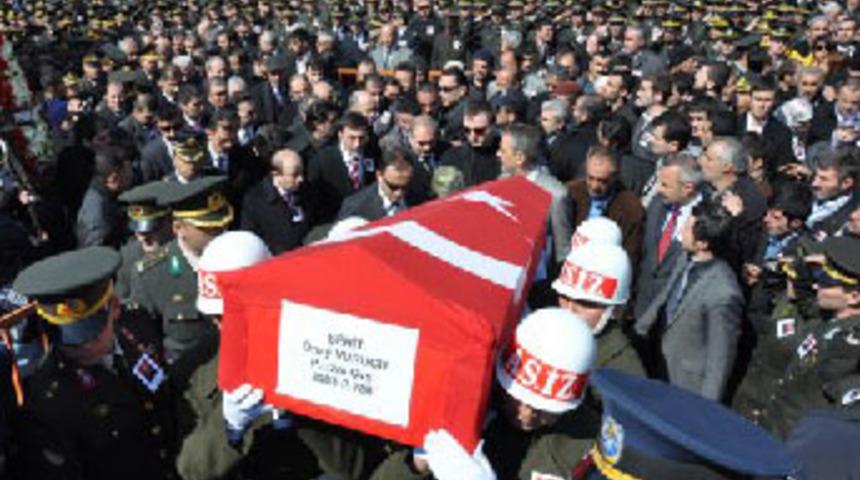 Erzurumlular şehidini uğurladı