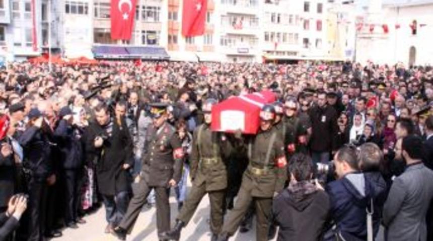 Şehit &Uuml;steğmen Okan Melikoğlu, Ordu&rsquo;da toprağa verildi