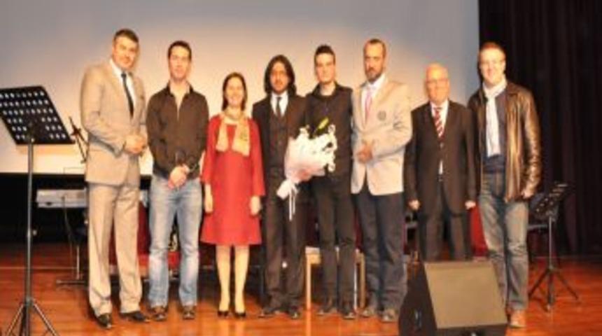 &Uuml;niversitede şiir dinletisi