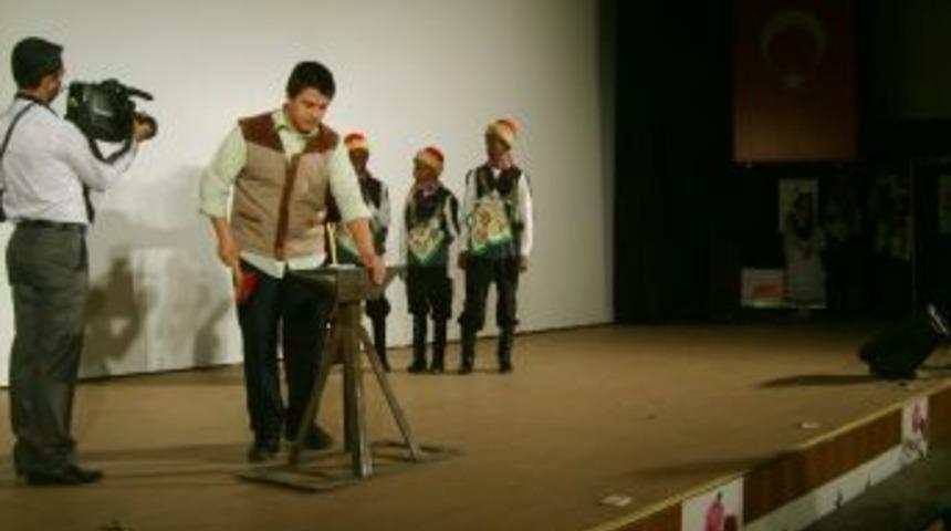 Soma'da Nevruz Bayramı Somalili ve Kırgız &ouml;ğrenciler birlikte kutlandı