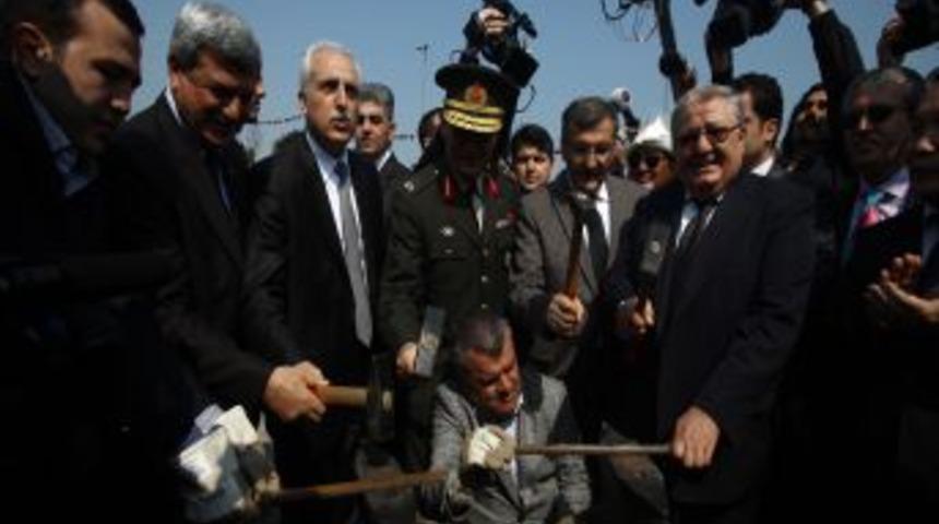 Vali Mutlu: Nevruz kutlamalarında sıkıntı yaşanmıyor