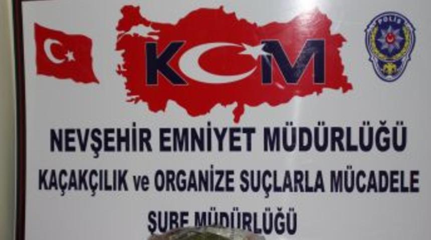 Polis, 500 gram kubar esrar yakaladı