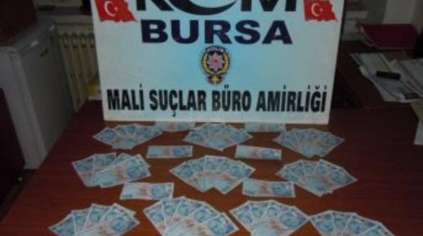 Sahte paraları atıp kurtulmaya &ccedil;alışan zanlı yakalandı