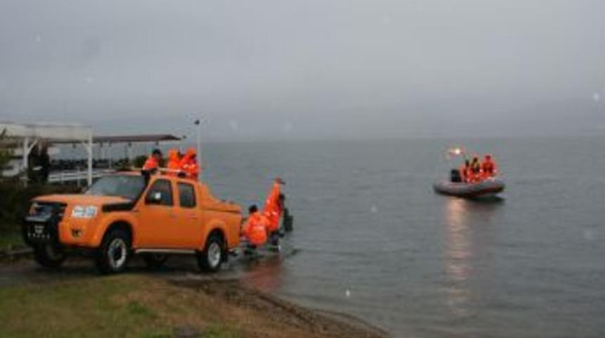G&ouml;lde Mahsur Kaldılar İhbarı Ekipleri Alarma Ge&ccedil;irdi